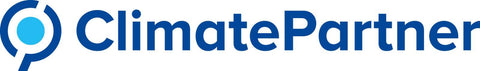 ClimatePartner-Logo mit einem blauen kreisförmigen Symbol und fettgedrucktem blauen Text auf weißem Hintergrund.