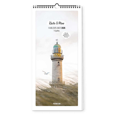 Der Pickmotion Küste & Meer - Familienplaner (Format 20x42) hat ein Cover mit Leuchtturm, Möwe und dem Text "Küste & Meer FAMILIENPLANER 2026" - perfekt für Küstenfans mit inspirierenden Küstenfotografien.