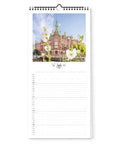 Der Pickmotion Hamburg - Planer (Format 15x40) Wandkalender öffnet im Juli mit einem Foto eines historischen Backsteingebäudes und blühenden Blumen - ideal als Kalender Hamburg Wandplaner für Ihr Zuhause oder Büro.