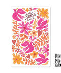 Die Pickmotion "anti stress karte" zeigt rosa und orangefarbene Vögel, Blumen und Blätter auf hochwertigem Naturpapier mit dem Text "Anti-STRESS Karte". Teil der NEON KIND MIND CARDS Designkarten Kollektion.
