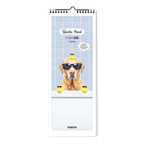 Ein Hund mit Sonnenbrille und Gummienten sitzt vor dem Pickmotion Bunter Hund - Planer (Format 15x40), vor einem blau gekachelten Hintergrund.